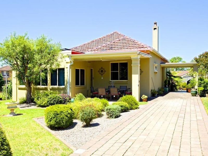 11 Clement Place, Ingleburn NSW 2565