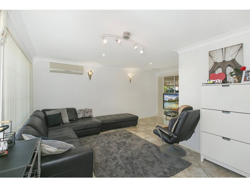 30 Downes Crescent, Currans Hill NSW 2567