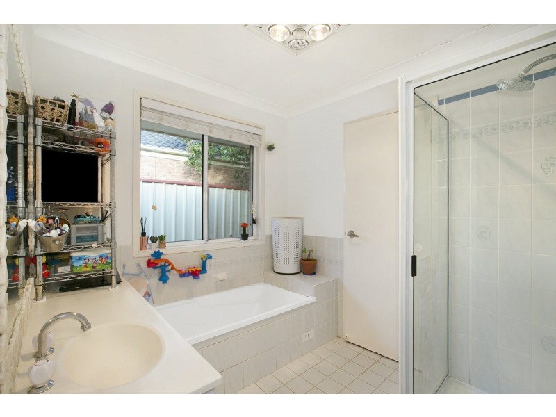30 Downes Crescent, Currans Hill NSW 2567