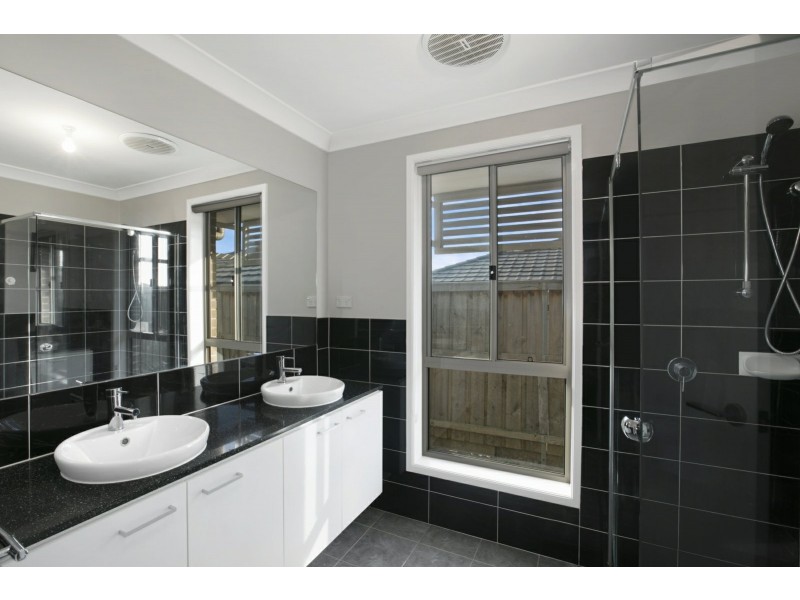 35 Gawler Avenue, Minto NSW 2566