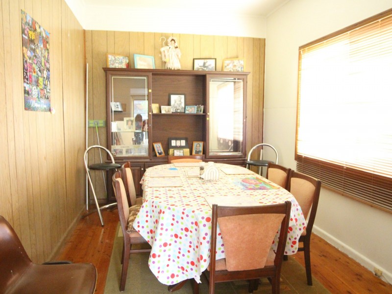 9 Waminda Avenue, Campbelltown NSW 2560