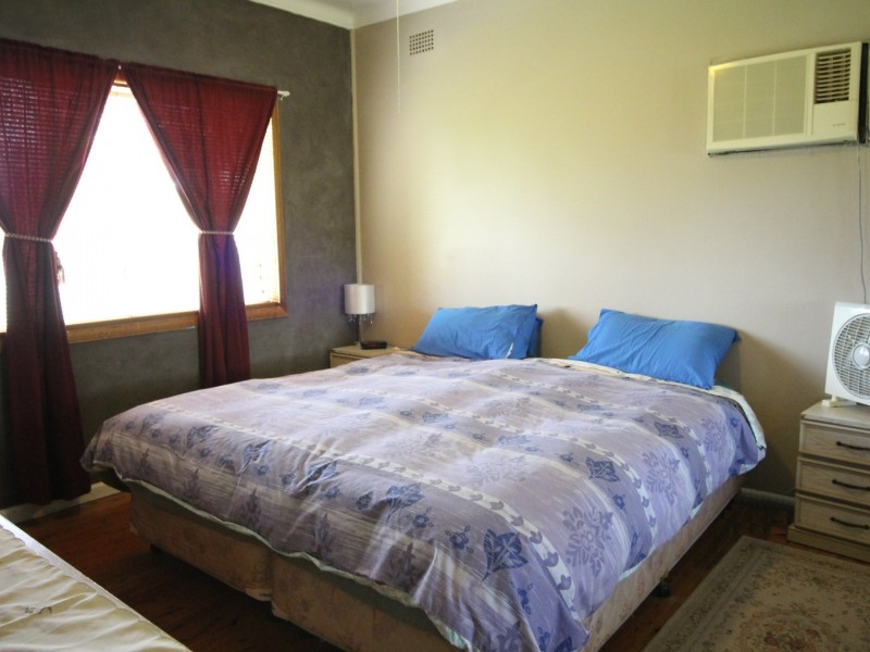 9 Waminda Avenue, Campbelltown NSW 2560