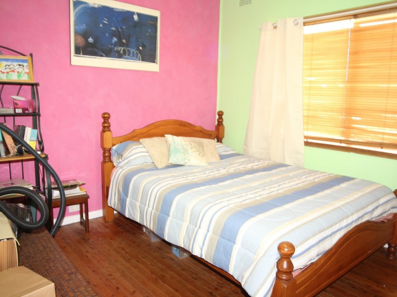 9 Waminda Avenue, Campbelltown NSW 2560