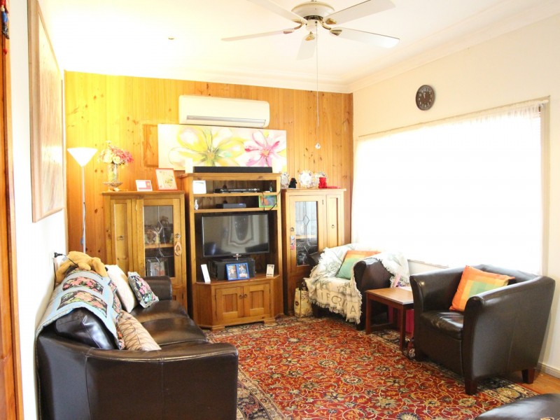 9 Waminda Avenue, Campbelltown NSW 2560