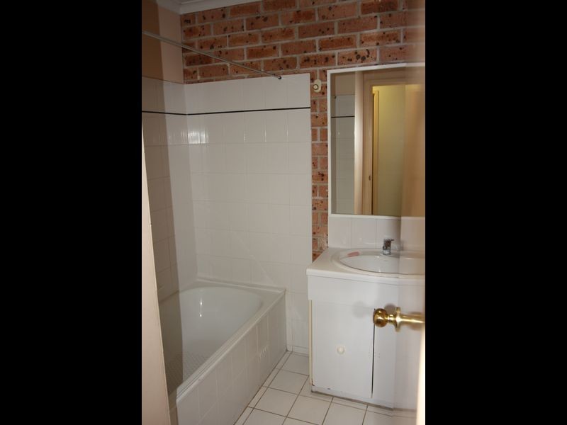 1/29 Bugatti Drive, Ingleburn NSW 2565