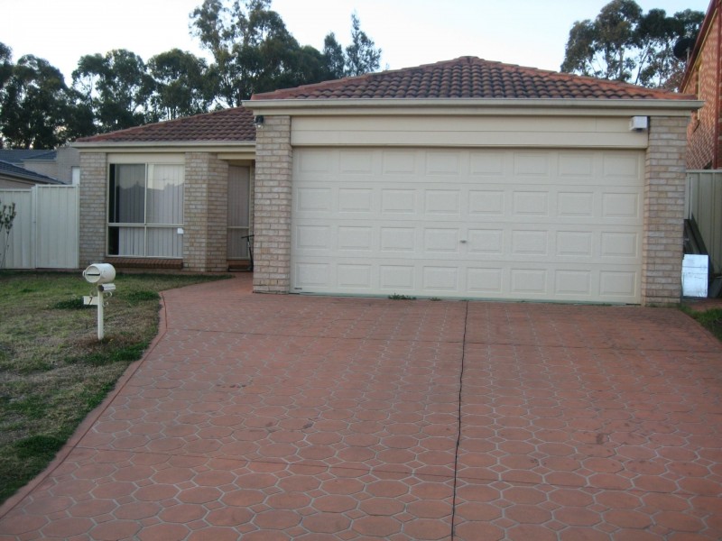 7 Chienti Place, Prestons NSW 2170
