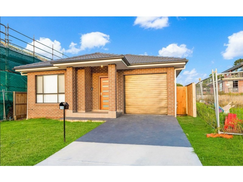 10 McClintock Drive, Minto NSW 2566