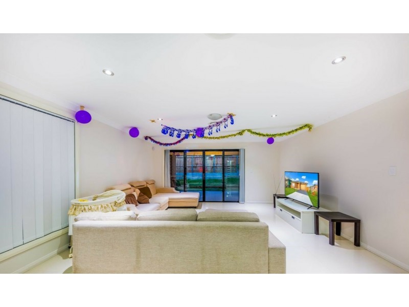 10 McClintock Drive, Minto NSW 2566