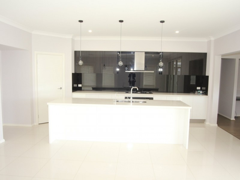 7 Milton Circuit, Oran Park NSW 2570