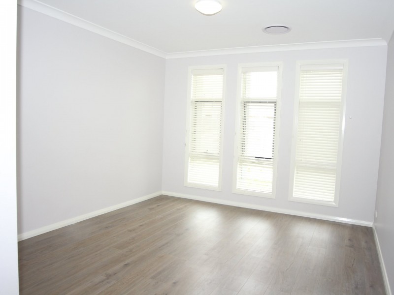 7 Milton Circuit, Oran Park NSW 2570