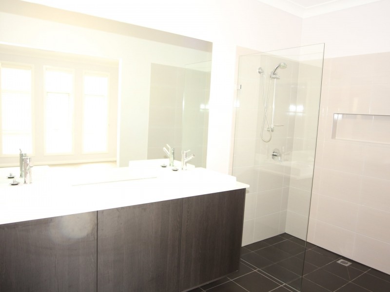 7 Milton Circuit, Oran Park NSW 2570