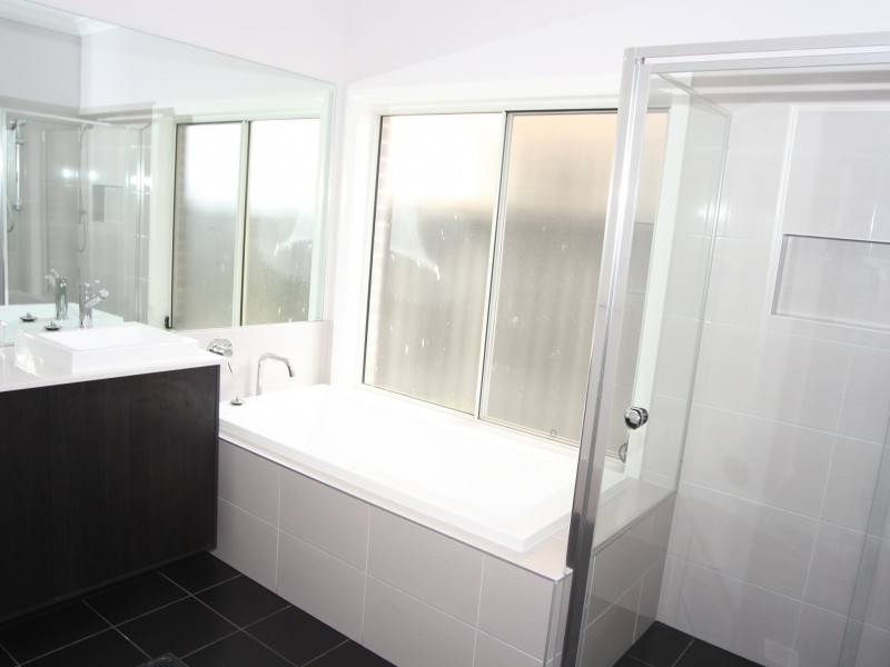 7 Milton Circuit, Oran Park NSW 2570