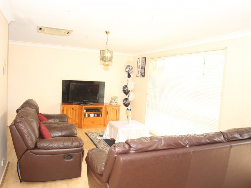 Villa 11/19 Lagonda Drive, Ingleburn NSW 2565