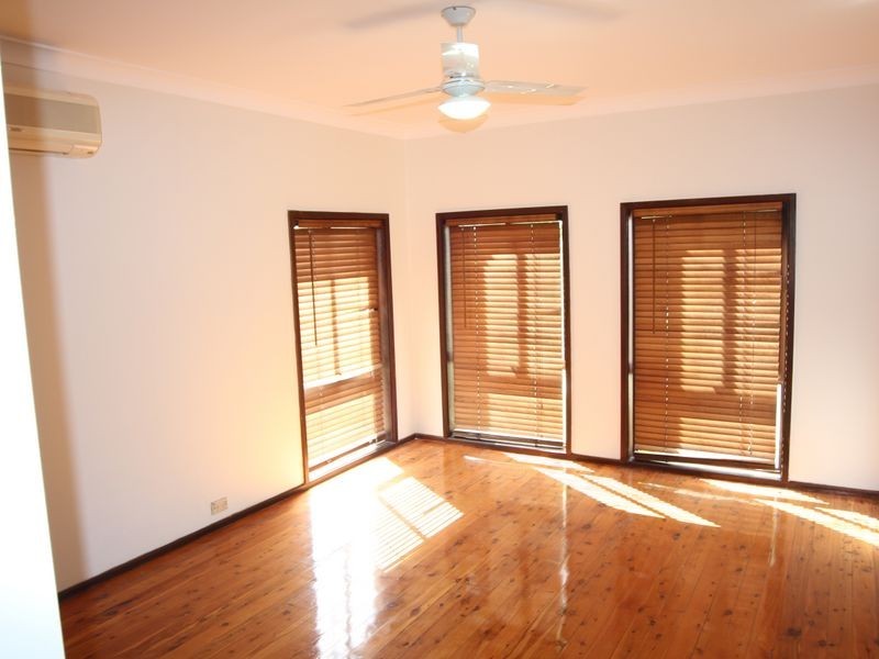 3 Ellen Place, Ingleburn NSW 2565