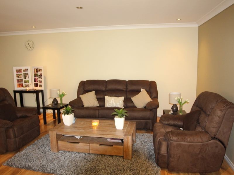 99 Harrow Road, Glenfield NSW 2167