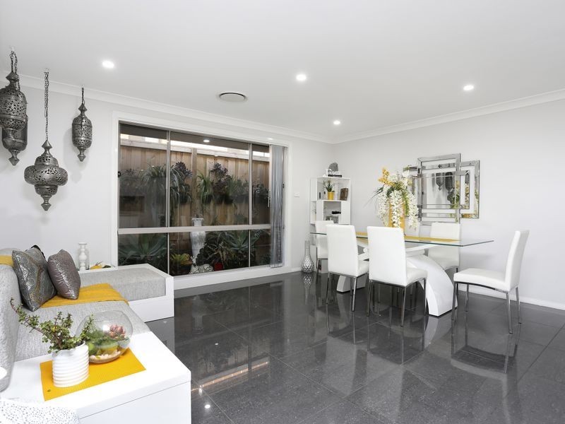 39 Woodroffe Street, Minto NSW 2566