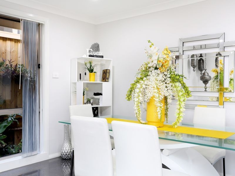 39 Woodroffe Street, Minto NSW 2566