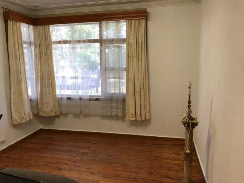 2 Sixth Avenue, Macquarie Fields NSW 2564
