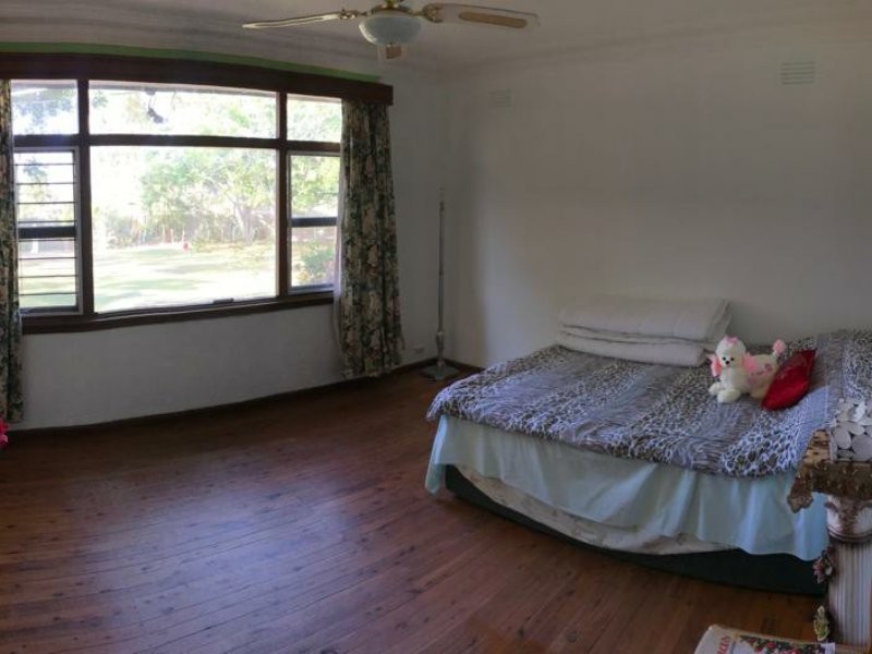 2 Sixth Avenue, Macquarie Fields NSW 2564