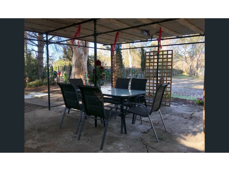 2 Sixth Avenue, Macquarie Fields NSW 2564