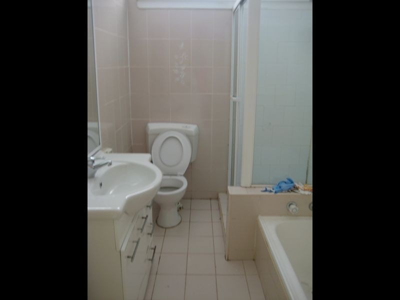 10 Kitson Place, Minto NSW 2566