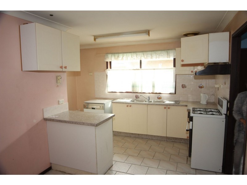 5 Amaroo Street, Bonnyrigg NSW 2177