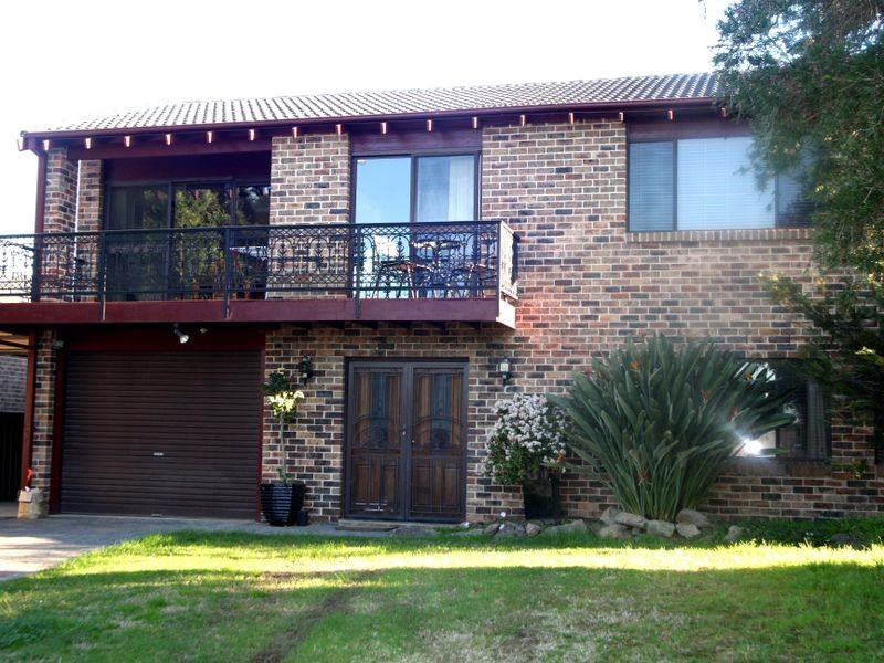 5 Clement Place, Ingleburn NSW 2565