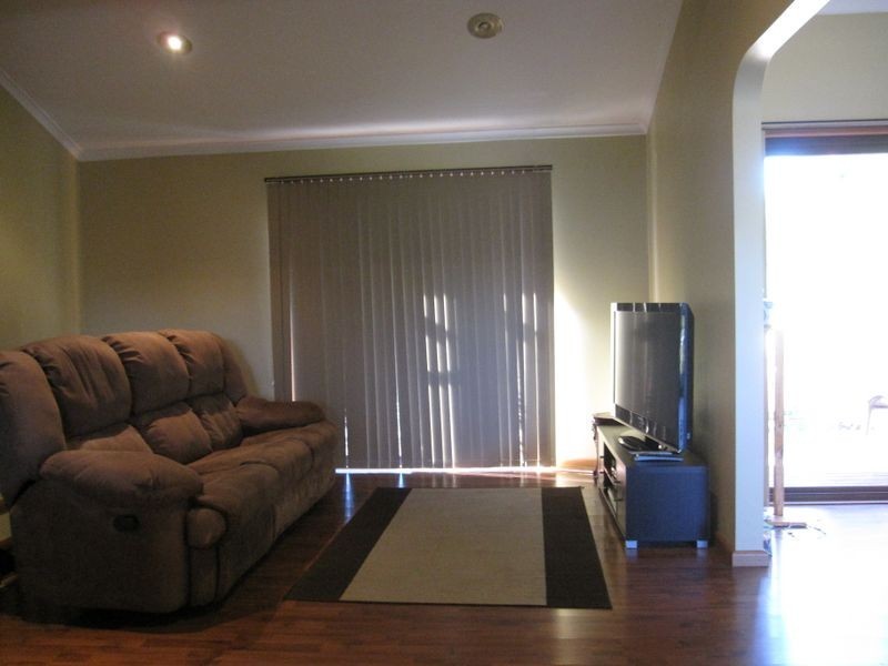 5 Clement Place, Ingleburn NSW 2565