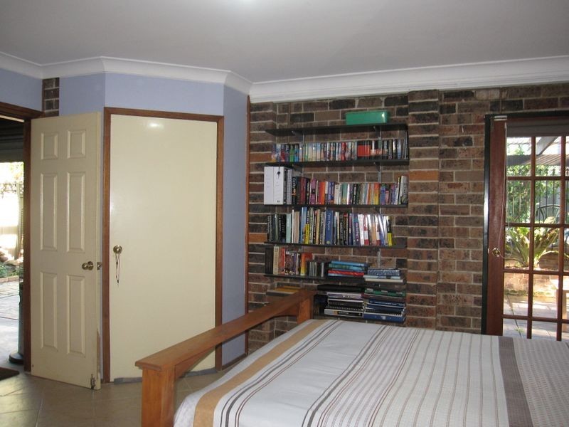 5 Clement Place, Ingleburn NSW 2565