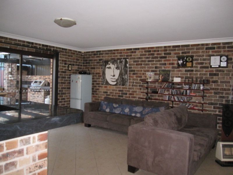 5 Clement Place, Ingleburn NSW 2565