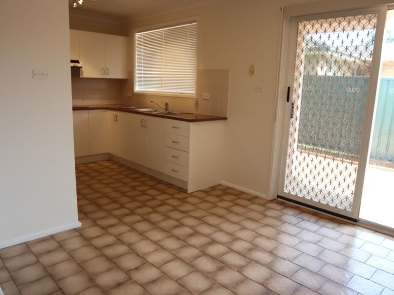 2/43 Chester Road, Ingleburn NSW 2565