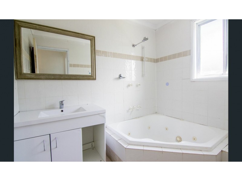 19 Lillas Place, Minto NSW 2566