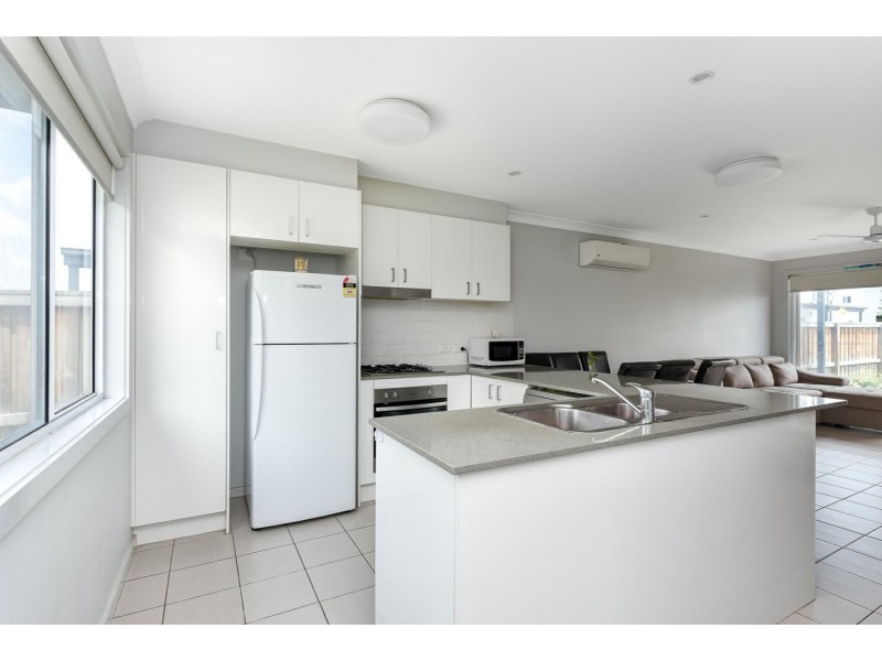 4/73 Sovereign Circuit, Glenfield NSW 2167