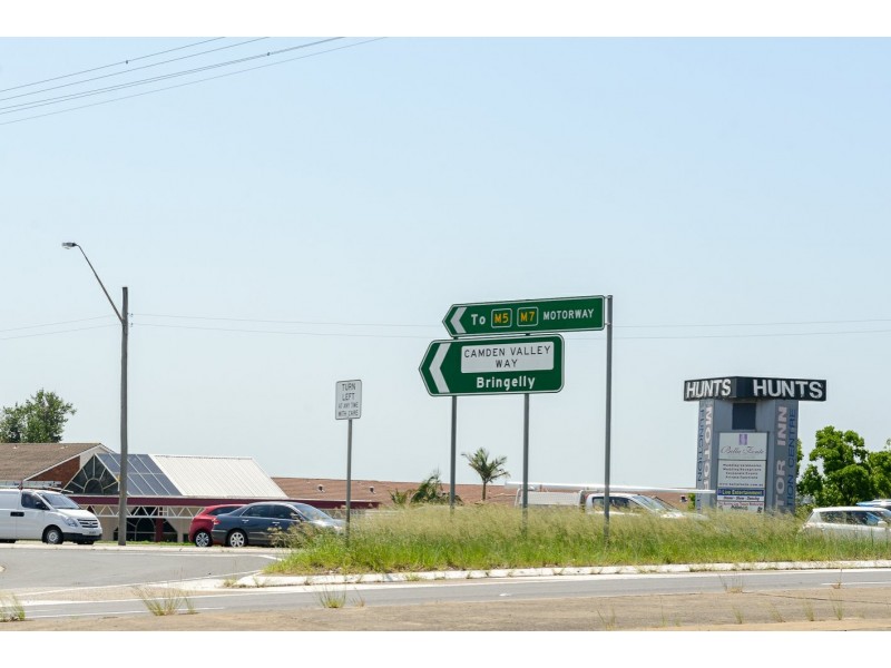 4/73 Sovereign Circuit, Glenfield NSW 2167