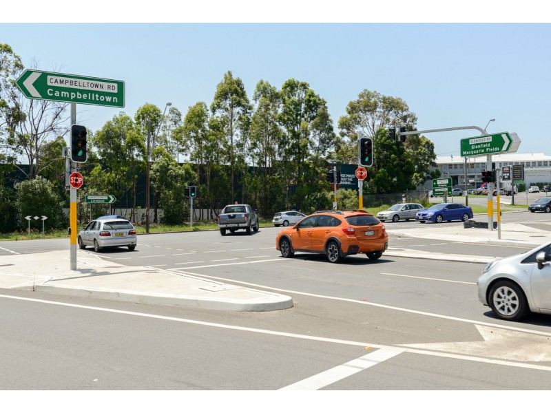 4/73 Sovereign Circuit, Glenfield NSW 2167