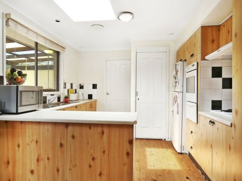 4 Lyrebird Place, Ingleburn NSW 2565