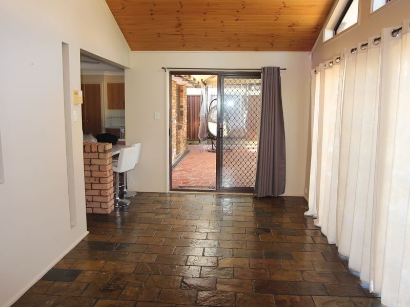 4 Naylor Pl, Ingleburn NSW 2565