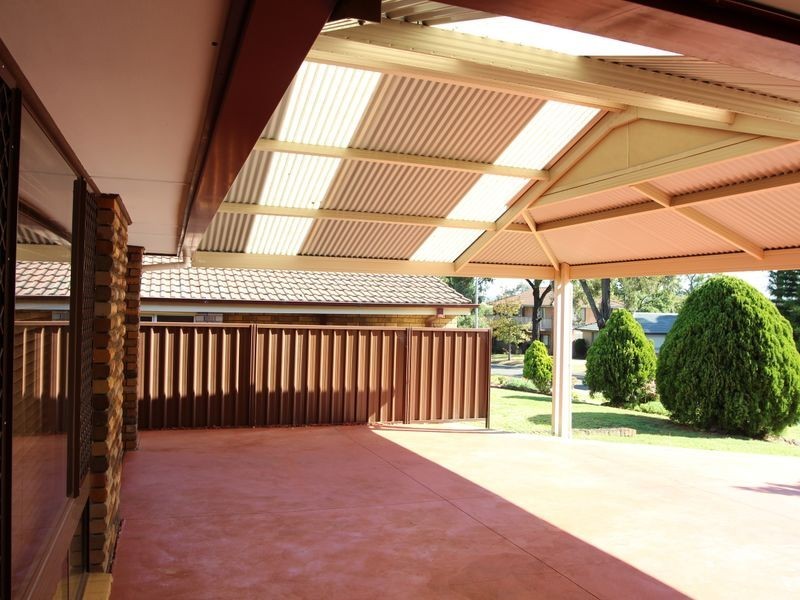 4 Naylor Pl, Ingleburn NSW 2565