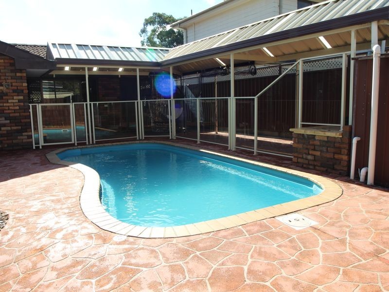 4 Naylor Pl, Ingleburn NSW 2565