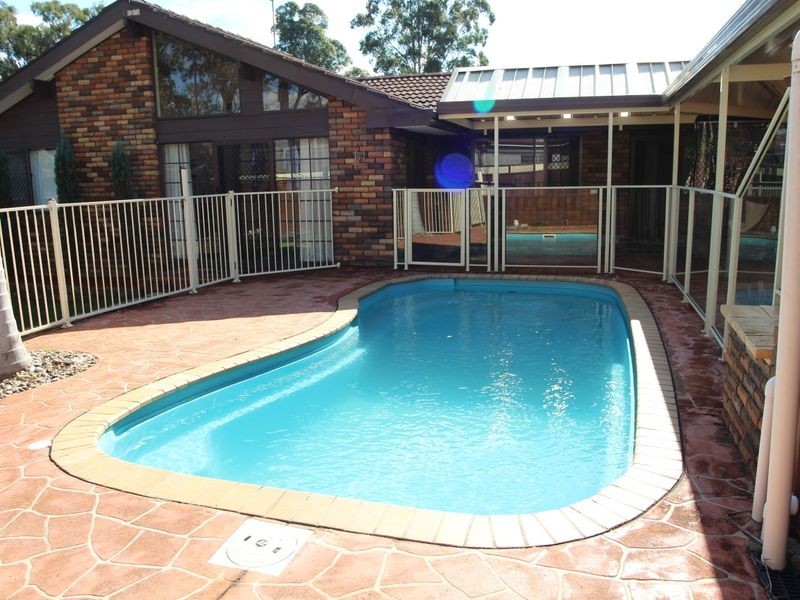 4 Naylor Pl, Ingleburn NSW 2565