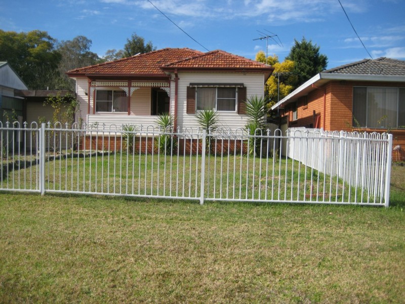 16 Phyllis Street, Minto NSW 2566