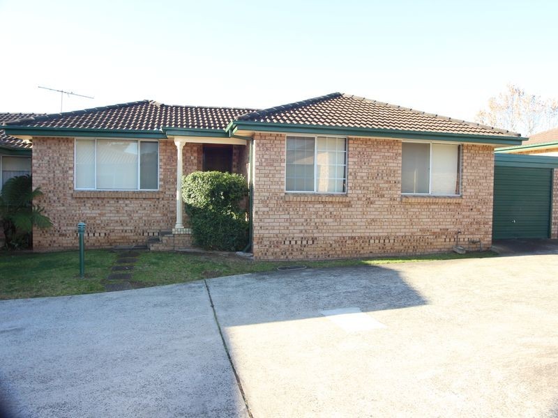 11/10 Bensley Rd., Macquarie Fields NSW 2564