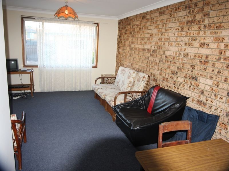 11/10 Bensley Rd., Macquarie Fields NSW 2564