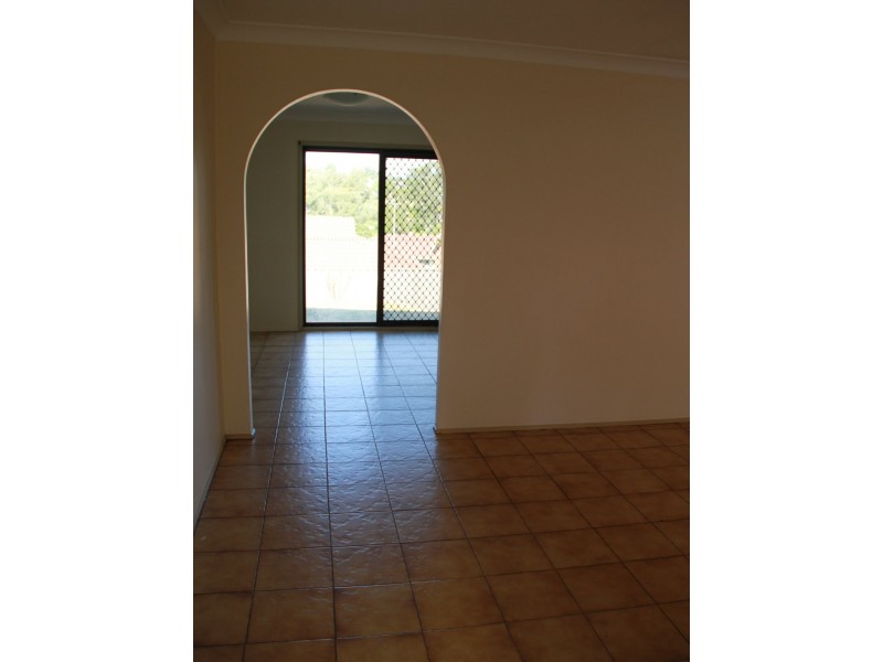 20 Thompson Place, Minto NSW 2566