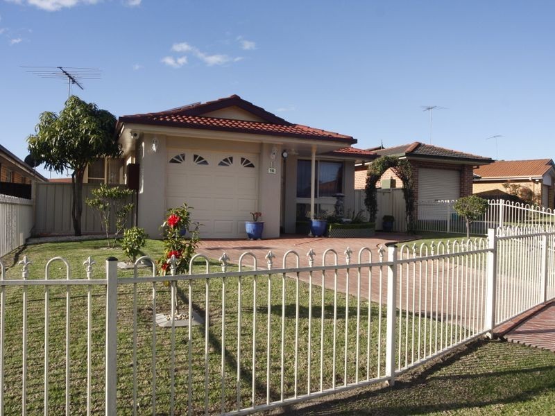 16 Blackwood Ave, Minto NSW 2566