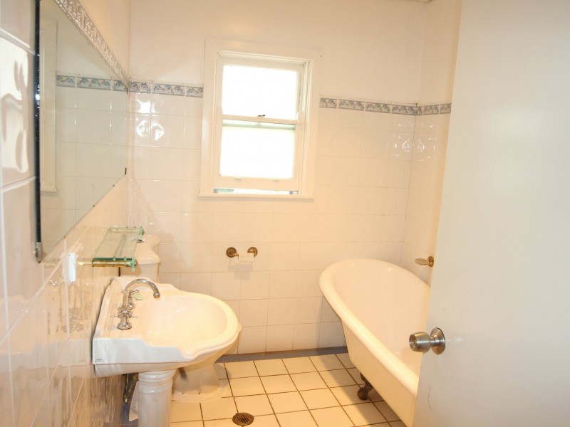 163 Waminda Avenue, Campbelltown NSW 2560