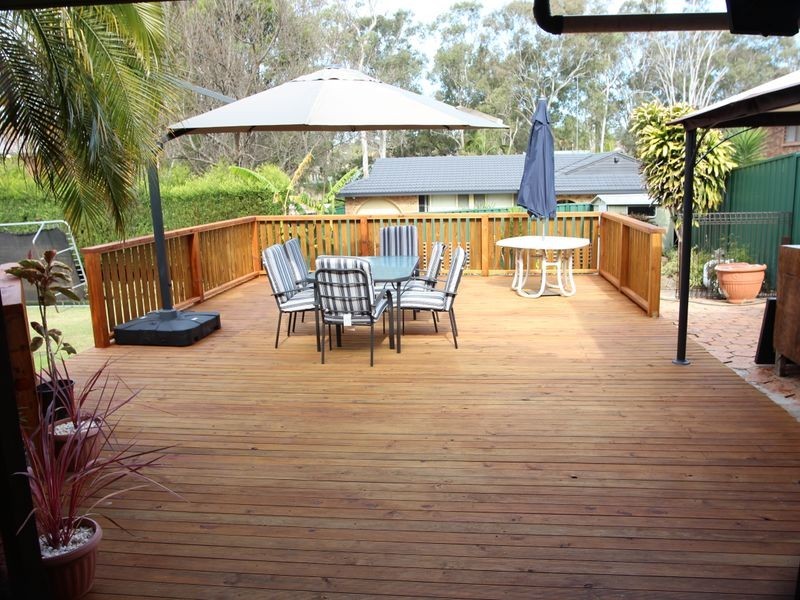 16 Amanda Place, Ingleburn NSW 2565