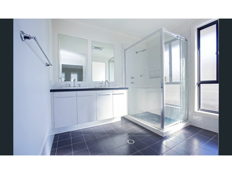 15 Pioneer Drive, Carnes Hill NSW 2171