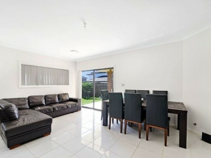 17 Pioneer Drive, Carnes Hill NSW 2171