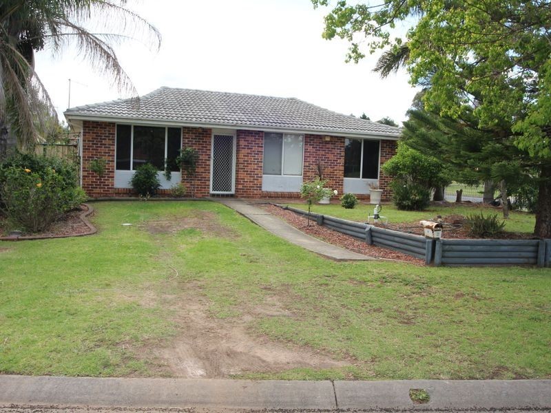 2 Packard Close, Ingleburn NSW 2565